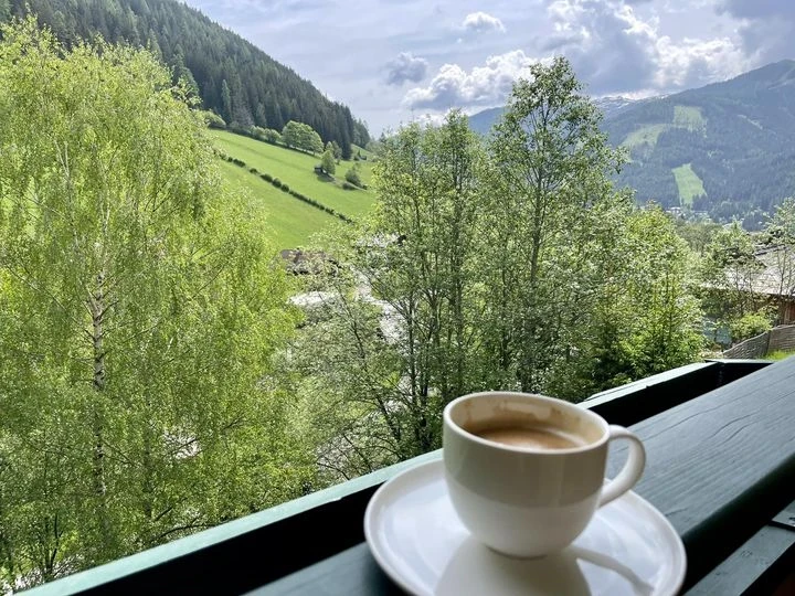 Ložnice s balkonem – apartmán Alpenliebe